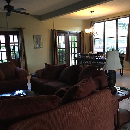 Villa Royale Manor Corozal Town Esterno foto
