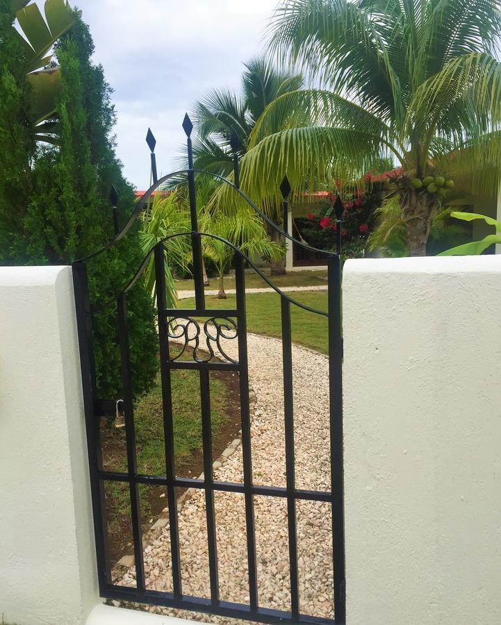 Villa Royale Manor Corozal Town Esterno foto
